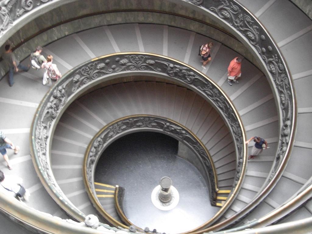 Viale Del Colosseo — Foto 2